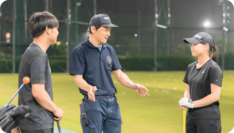 クラブ内をご案内